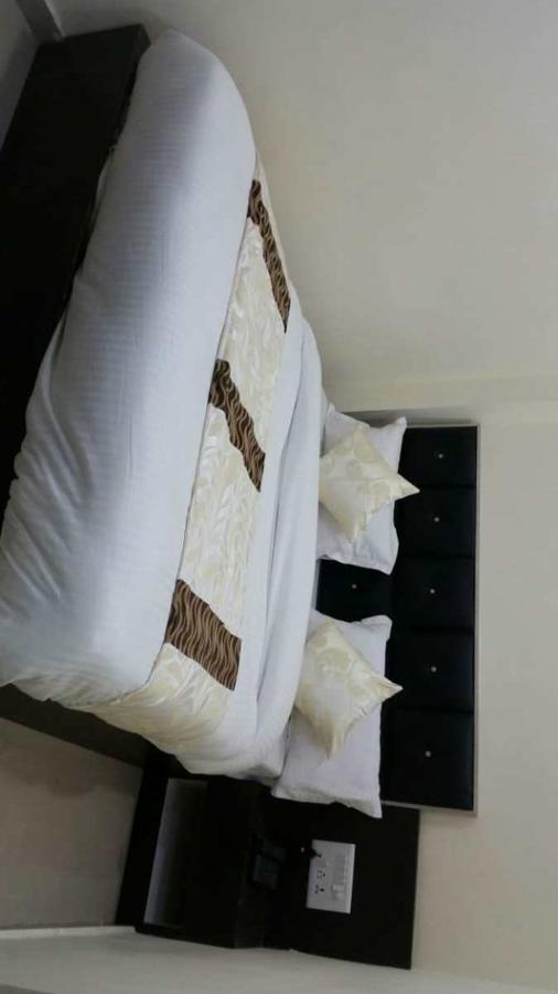 Hotel Cg Plaza Ahmedabad Exterior photo